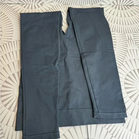 BLANQI EVERYDAY
Highwaist Postpartum + Nursing Support Leggings Size Large - Picture 2 of 6
